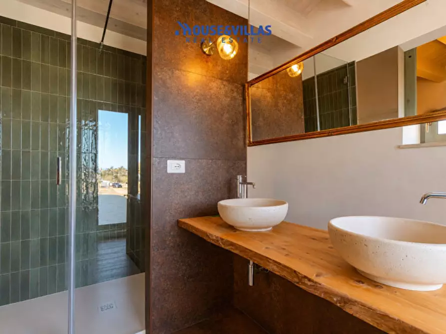 Immagine 25 di Villa in vendita  in Via Siracusa a Avola