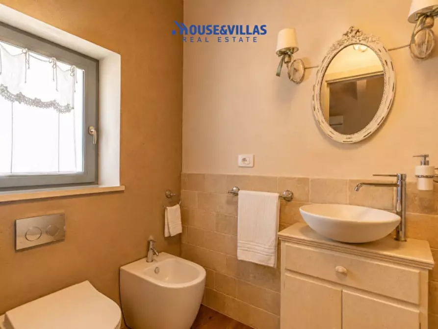 Immagine 30 di Villa in vendita  in Via Siracusa a Avola