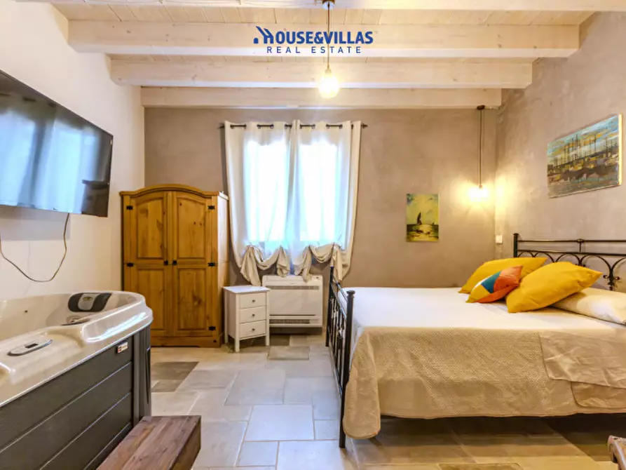 Immagine 34 di Villa in vendita  in Via Siracusa a Avola