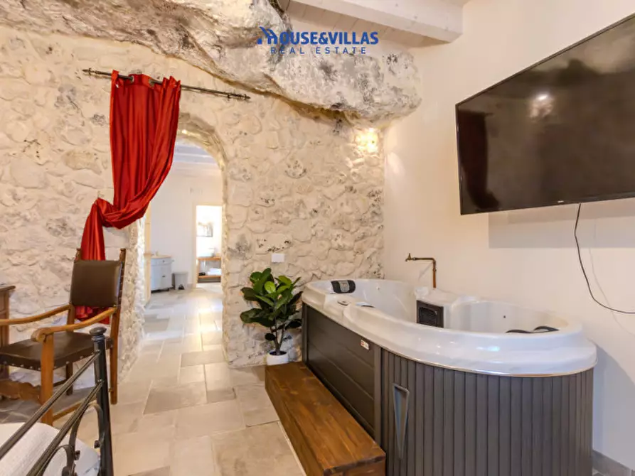 Immagine 36 di Villa in vendita  in Via Siracusa a Avola