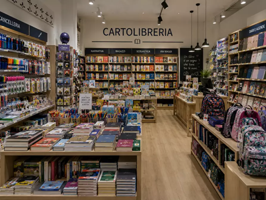 Immagine 4 di Negozio in vendita  in Via Boschieri a Montebelluna