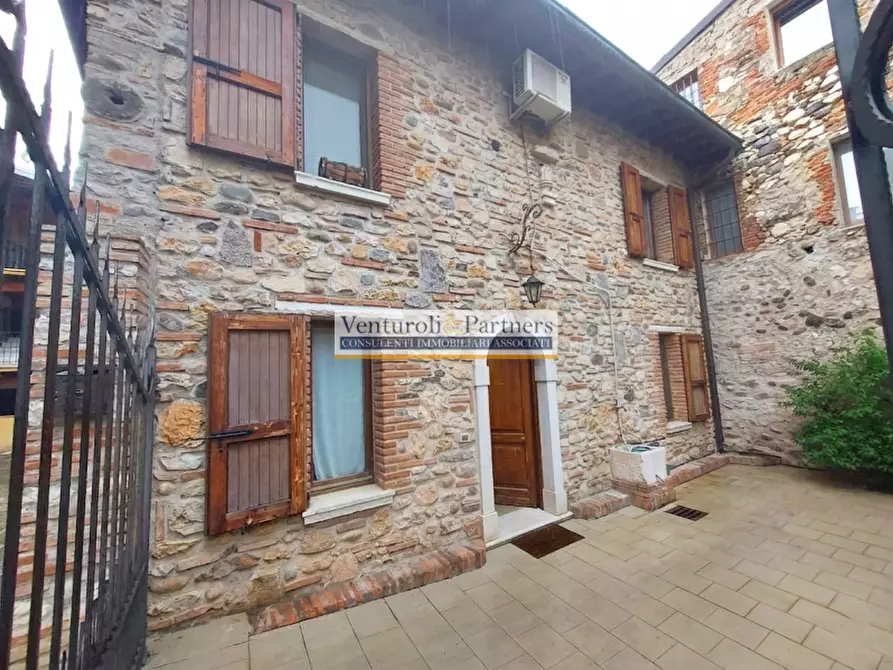 Immagine 1 di Appartamento in vendita  in VIA CAPOBORGO a Gavardo