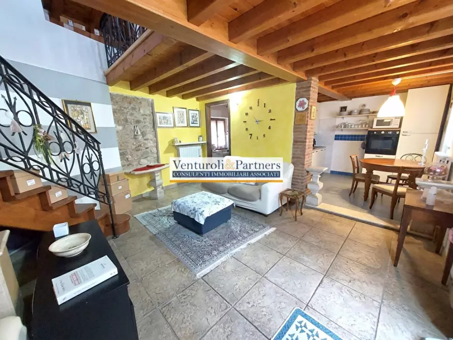 Immagine 3 di Appartamento in vendita  in VIA CAPOBORGO a Gavardo