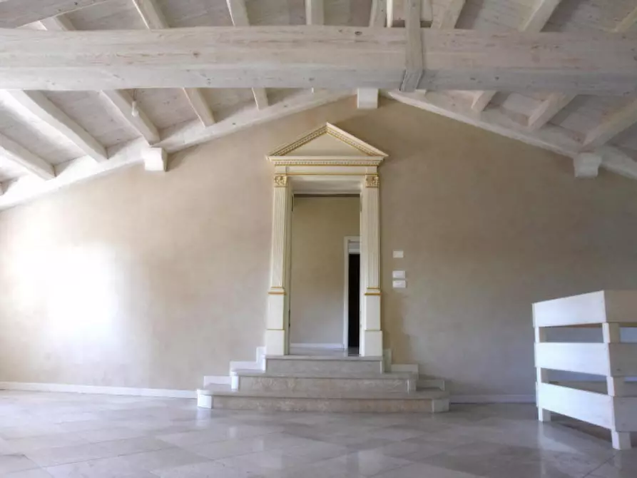 Immagine 4 di Villa in vendita  a Castelfranco Veneto