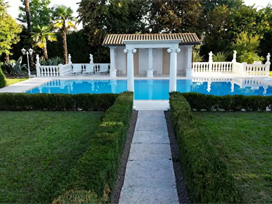 Immagine 5 di Villa in vendita  a Castelfranco Veneto