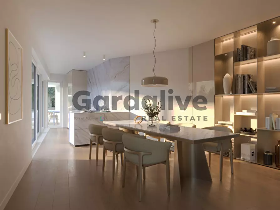 Immagine 2 di Villa in vendita  in Via Solitro 2 a Sirmione