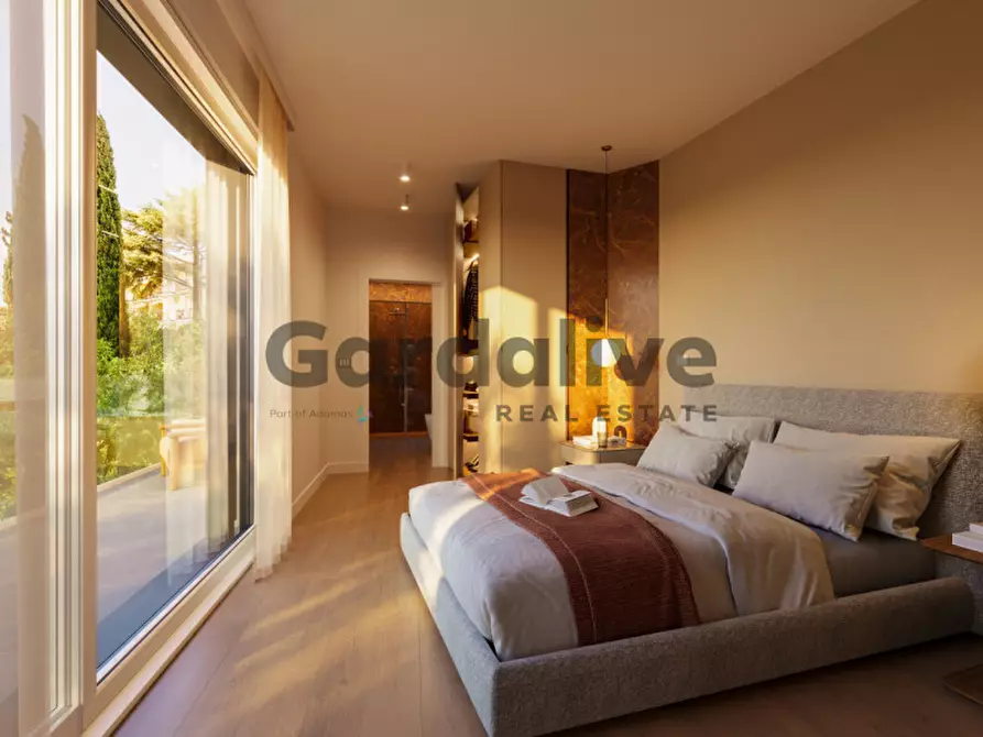 Immagine 4 di Villa in vendita  in Via Solitro 2 a Sirmione