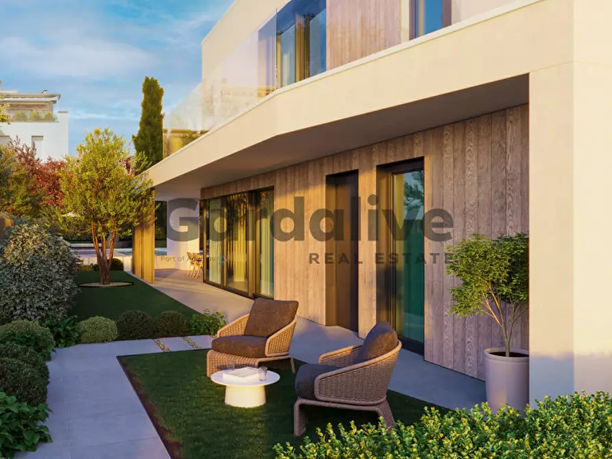 Immagine 6 di Villa in vendita  in Via Solitro 2 a Sirmione