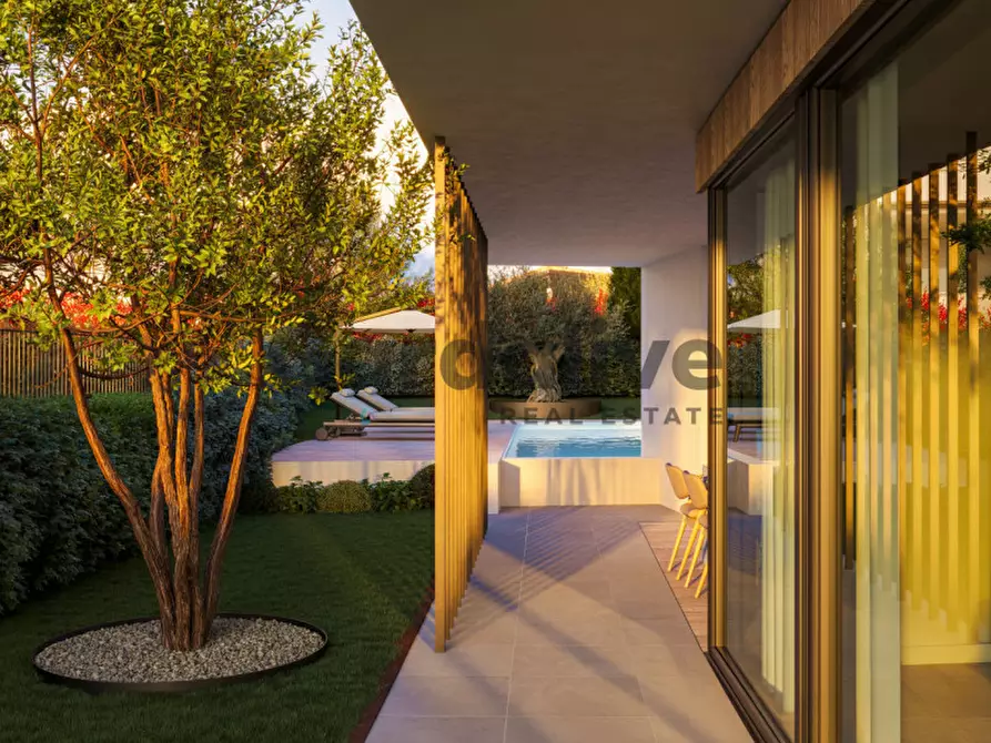 Immagine 7 di Villa in vendita  in Via Solitro 2 a Sirmione