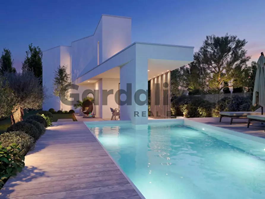 Immagine 8 di Villa in vendita  in Via Solitro 2 a Sirmione