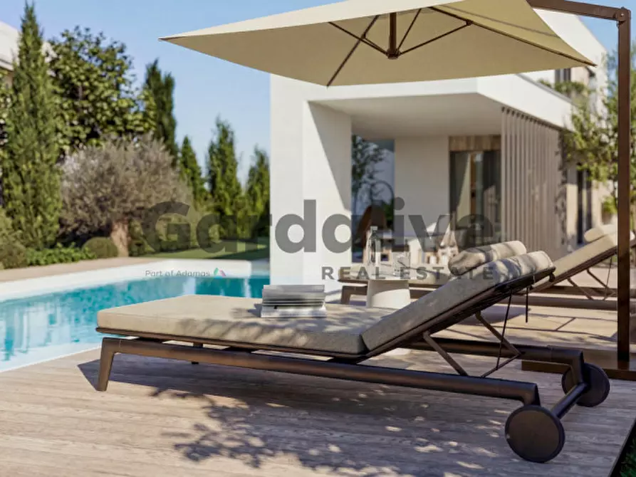 Immagine 9 di Villa in vendita  in Via Solitro 2 a Sirmione