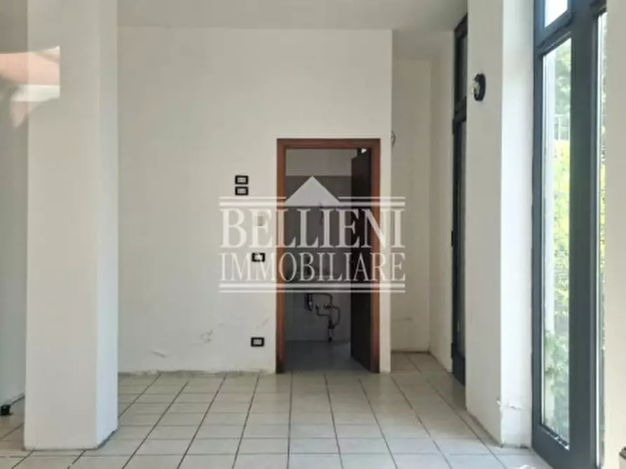 Immagine 5 di Negozio in vendita  in Via dei Cairoli a Vicenza