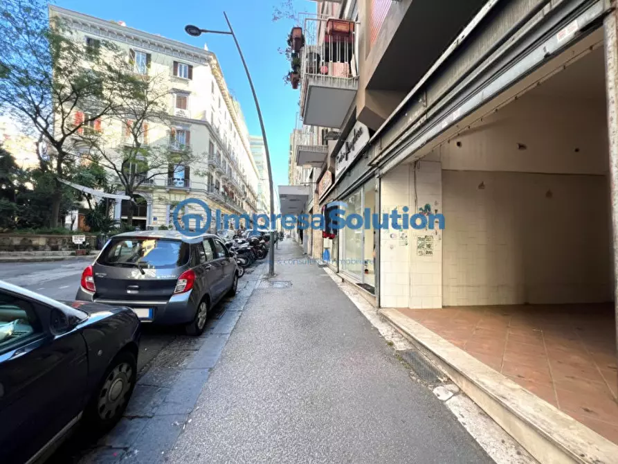 Immagine 7 di Negozio in affitto  in Via Michele Kerbaker a Napoli