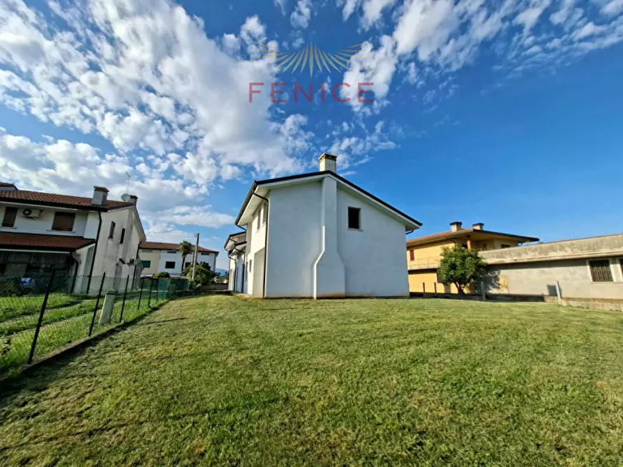 Immagine 24 di Casa bifamiliare in vendita  in Via Picciol a Montebelluna