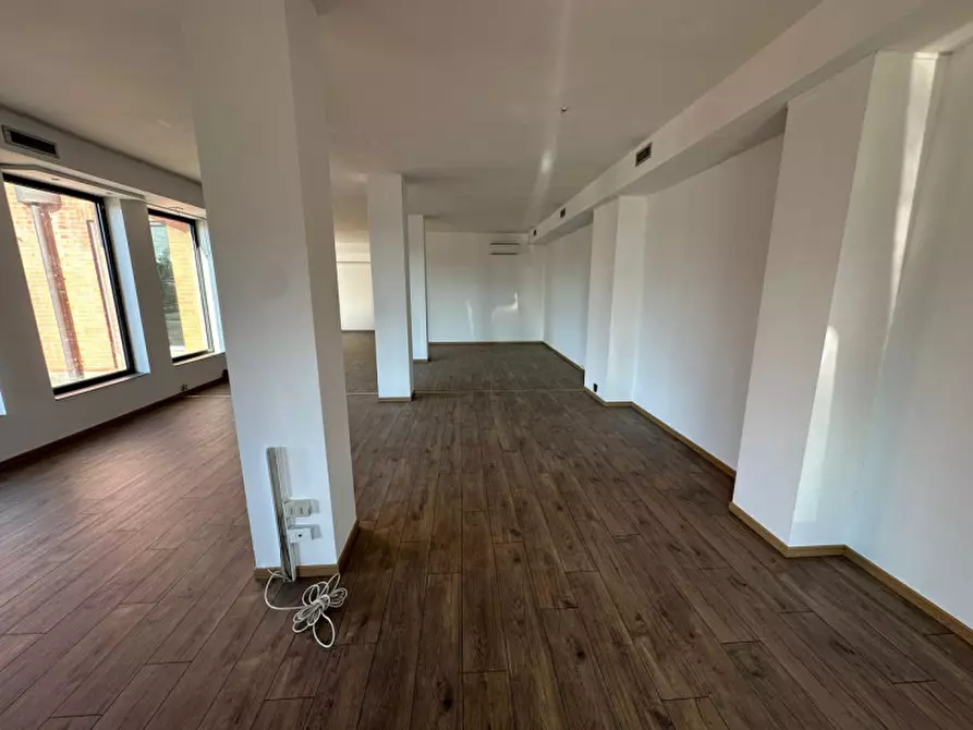 Immagine 8 di Negozio in affitto  in Piazza Europa Unita a Castelfranco Veneto