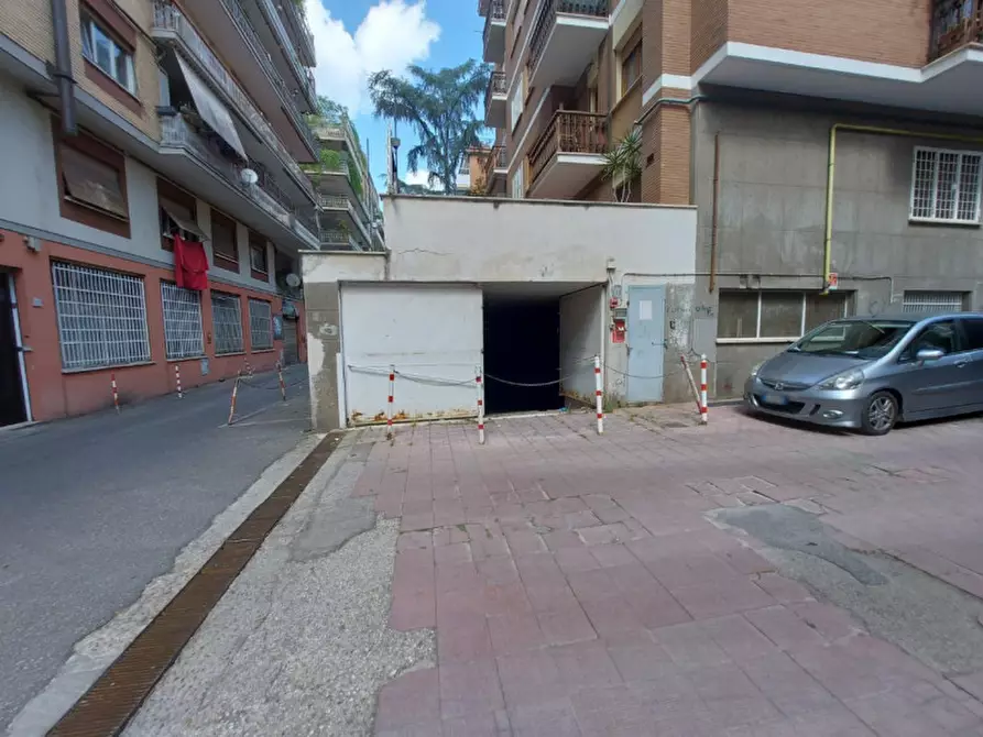 Immagine 1 di Negozio in vendita  in Via Franco Sacchetti, 18, 00137 Roma RM, Italia a Roma