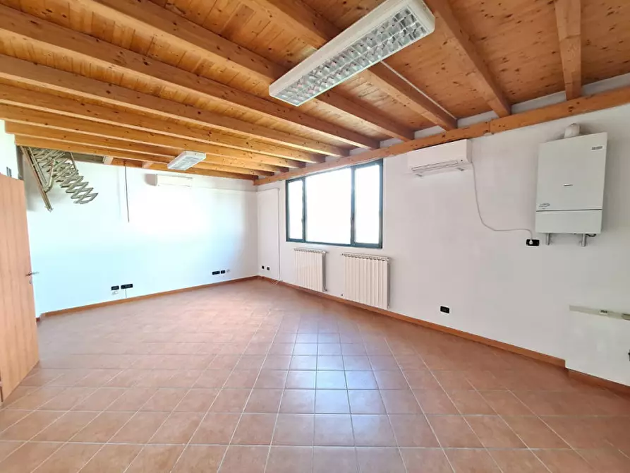 Immagine 8 di Ufficio in affitto  in via Einaudi 36 a Rovigo