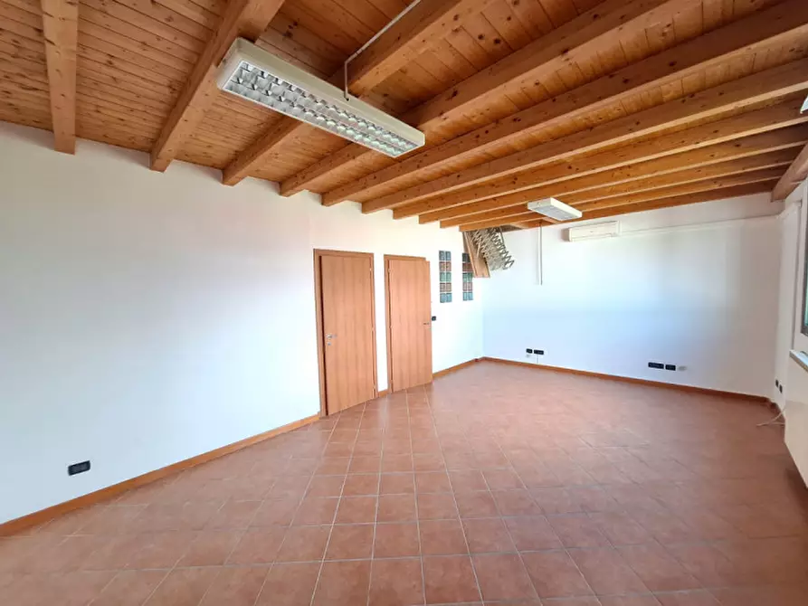 Immagine 9 di Ufficio in affitto  in via Einaudi 36 a Rovigo