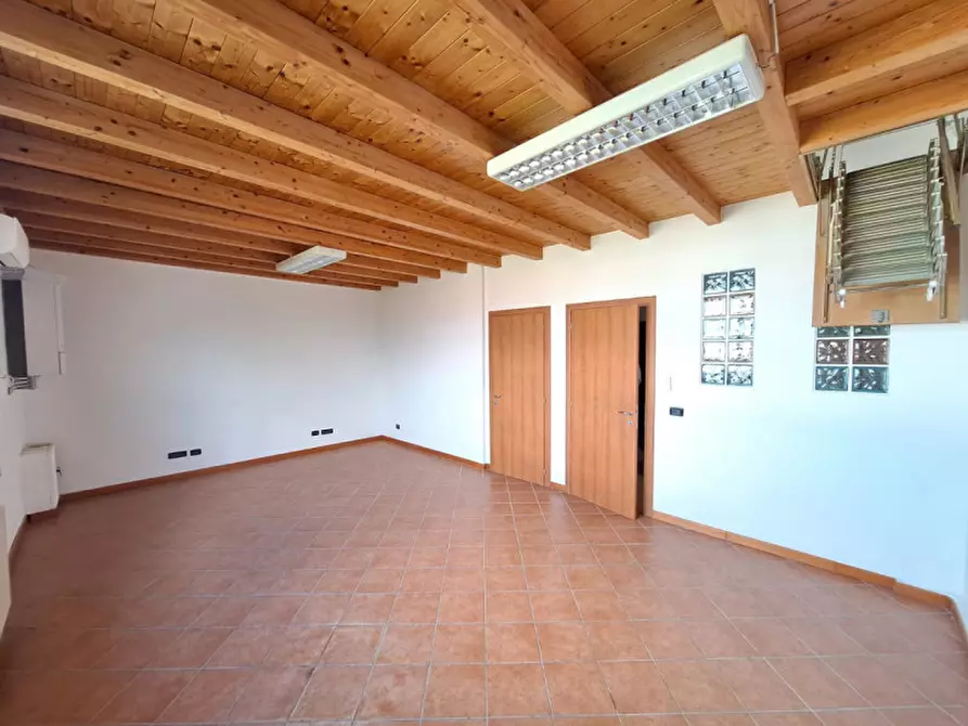 Immagine 10 di Ufficio in affitto  in via Einaudi 36 a Rovigo