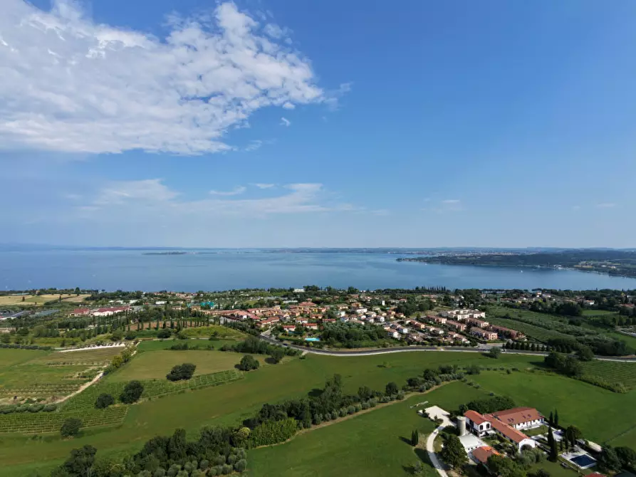 Immagine 30 di Appartamento in vendita  in Via Costalunga a Padenghe Sul Garda