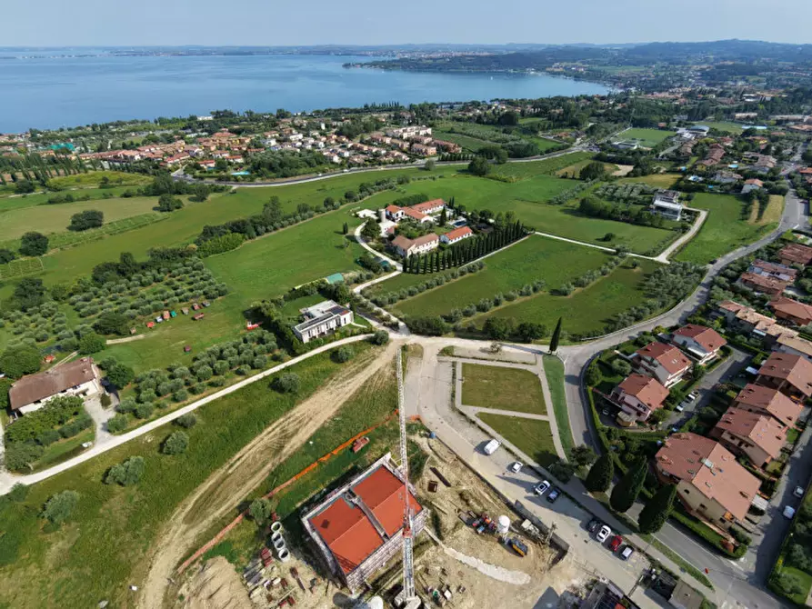 Immagine 32 di Appartamento in vendita  in Via Costalunga a Padenghe Sul Garda