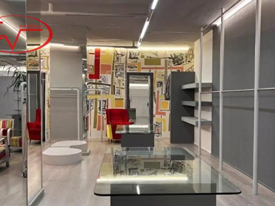 Immagine 5 di Negozio in affitto  in viale europa a Terranuova Bracciolini