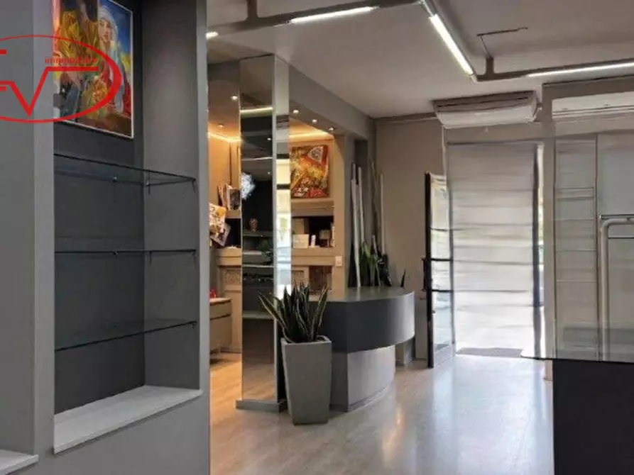 Immagine 9 di Negozio in affitto  in viale europa a Terranuova Bracciolini