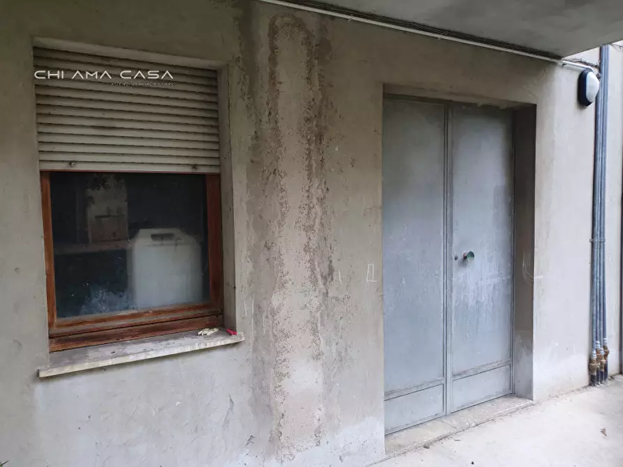 Immagine 3 di Magazzino in vendita  in Via delle Vigne a Pesaro
