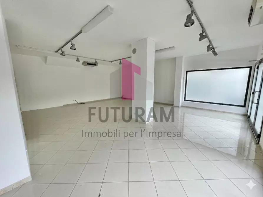 Immagine 9 di Negozio in affitto  a Cittadella