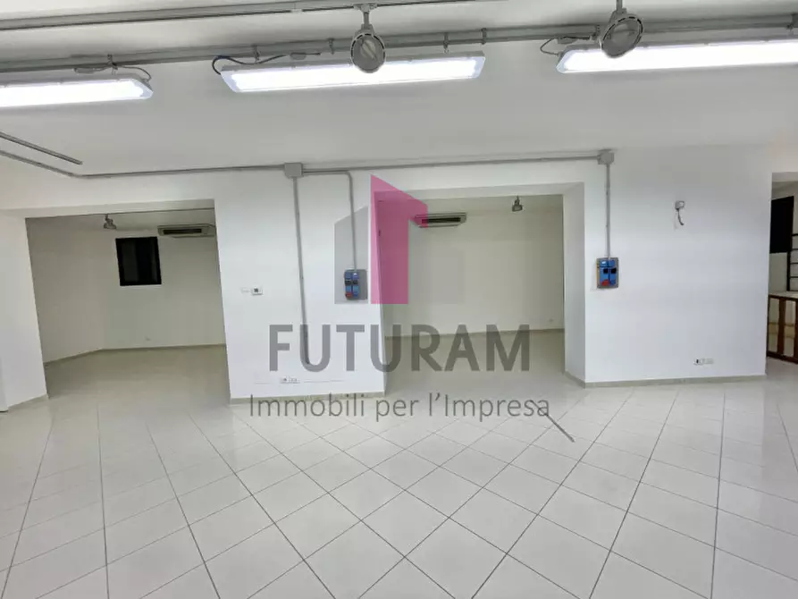 Immagine 21 di Negozio in affitto  a Cittadella