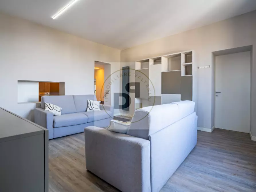 Immagine 4 di Palazzo in vendita  in via pozzolo a Lonato del Garda
