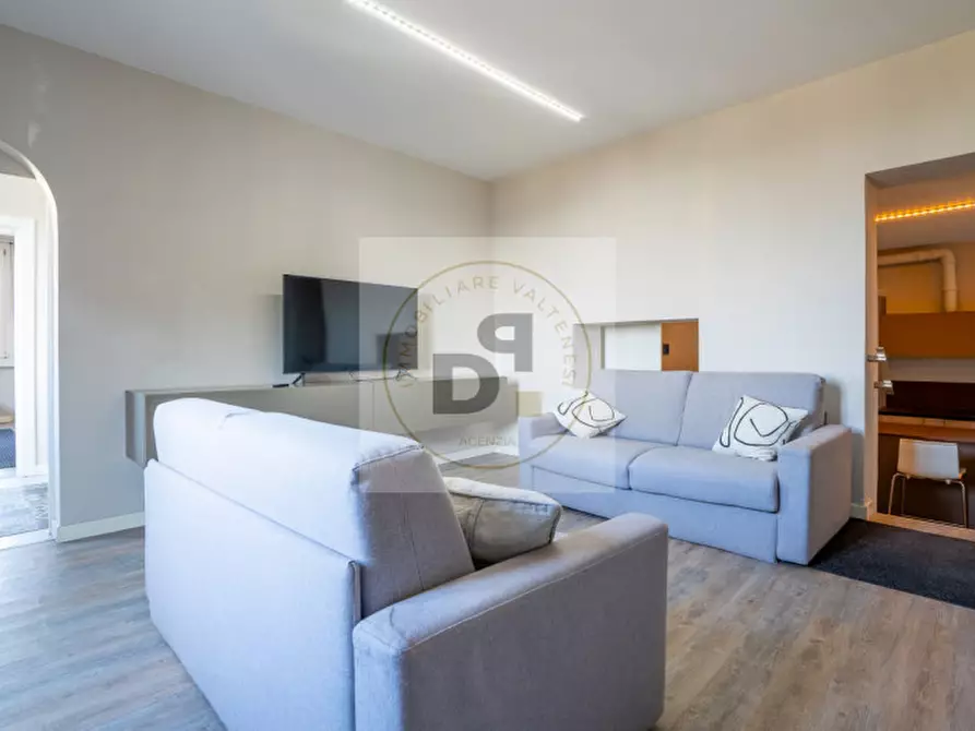 Immagine 5 di Palazzo in vendita  in via pozzolo a Lonato del Garda
