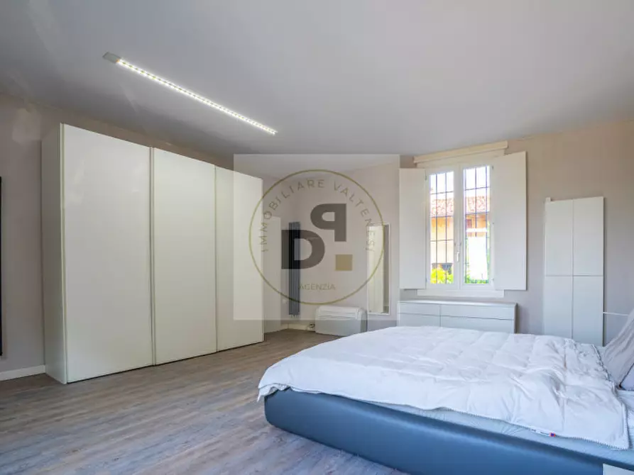 Immagine 11 di Palazzo in vendita  in via pozzolo a Lonato del Garda