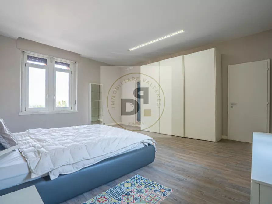 Immagine 13 di Palazzo in vendita  in via pozzolo a Lonato del Garda