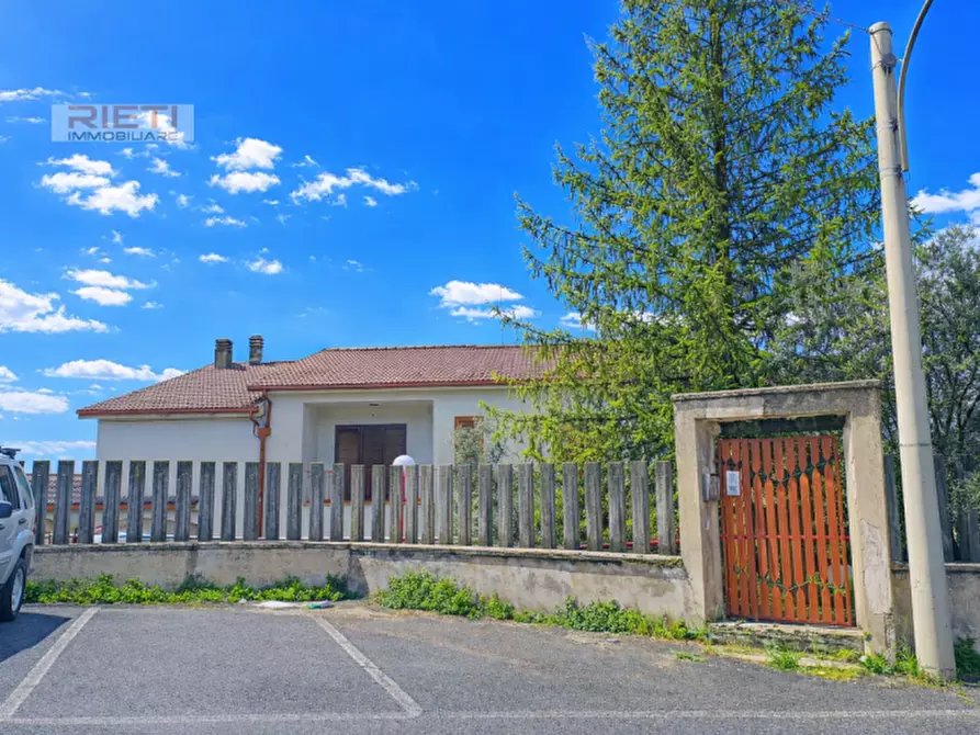 Immagine 1 di Villa in vendita  in VIa Giacomo Matteotti a Poggio Moiano