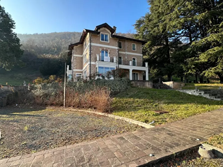 Immagine 1 di Villa in vendita  in Via Alessandro Rossi a Piovene Rocchette