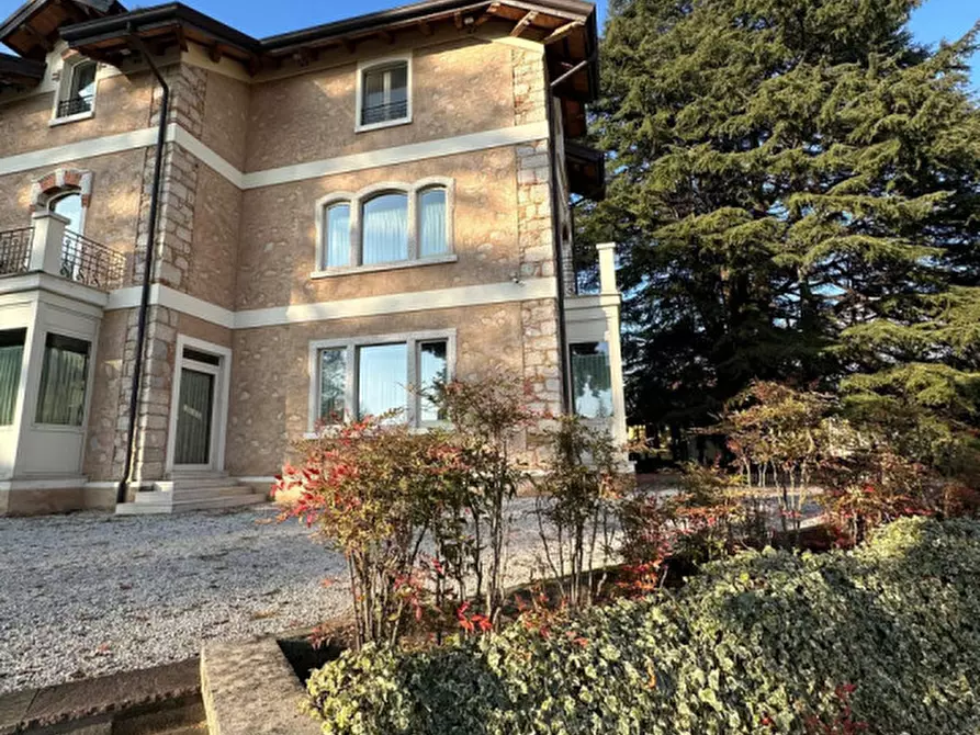 Immagine 2 di Villa in vendita  in Via Alessandro Rossi a Piovene Rocchette