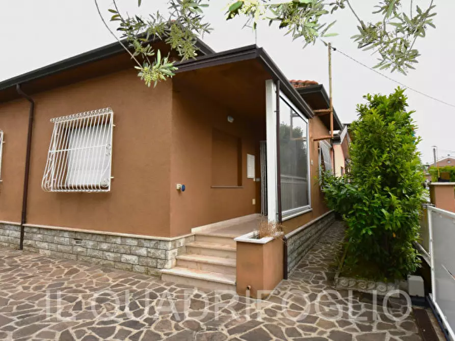 Immagine 1 di Casa indipendente in vendita  in Via Primo Targhini a Cesena