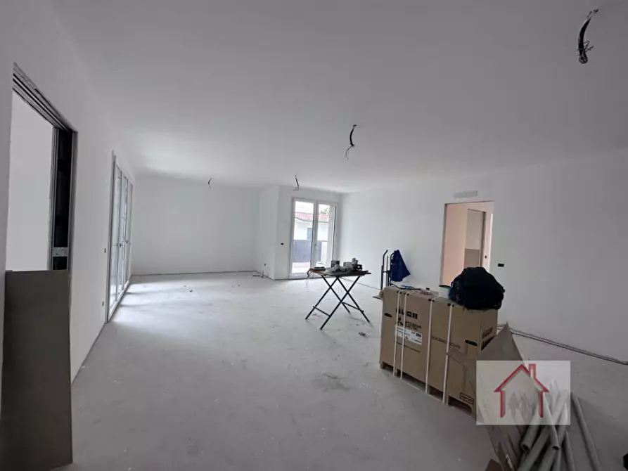 Immagine 4 di Appartamento in vendita  a Giavera Del Montello