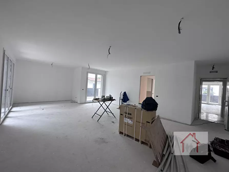 Immagine 5 di Appartamento in vendita  a Giavera Del Montello
