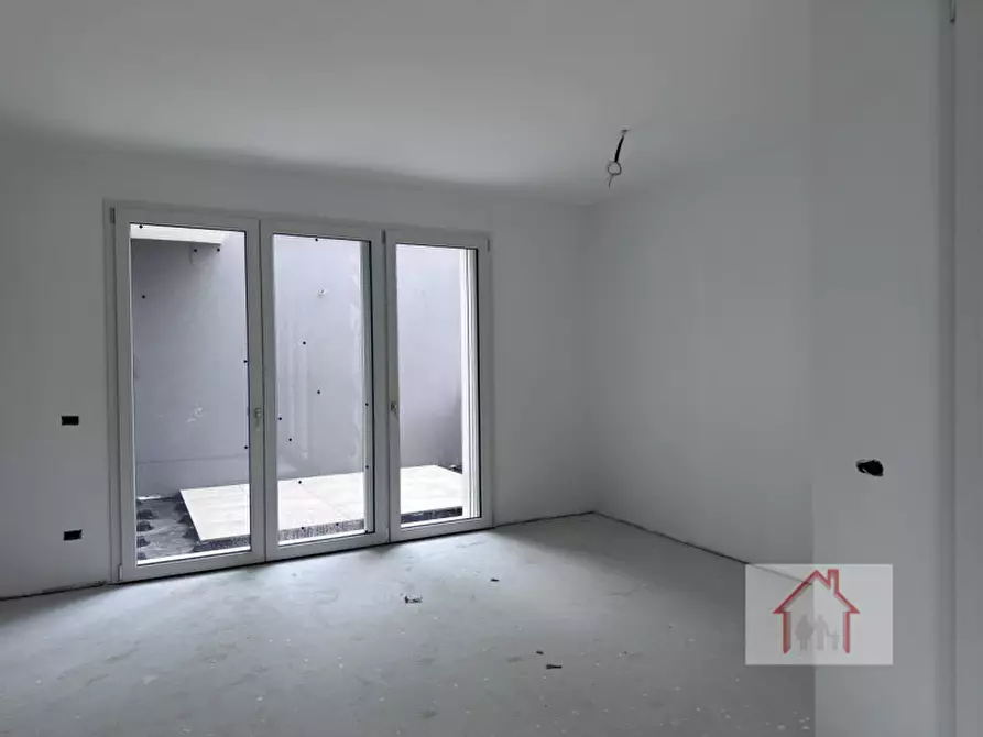 Immagine 13 di Appartamento in vendita  a Giavera Del Montello