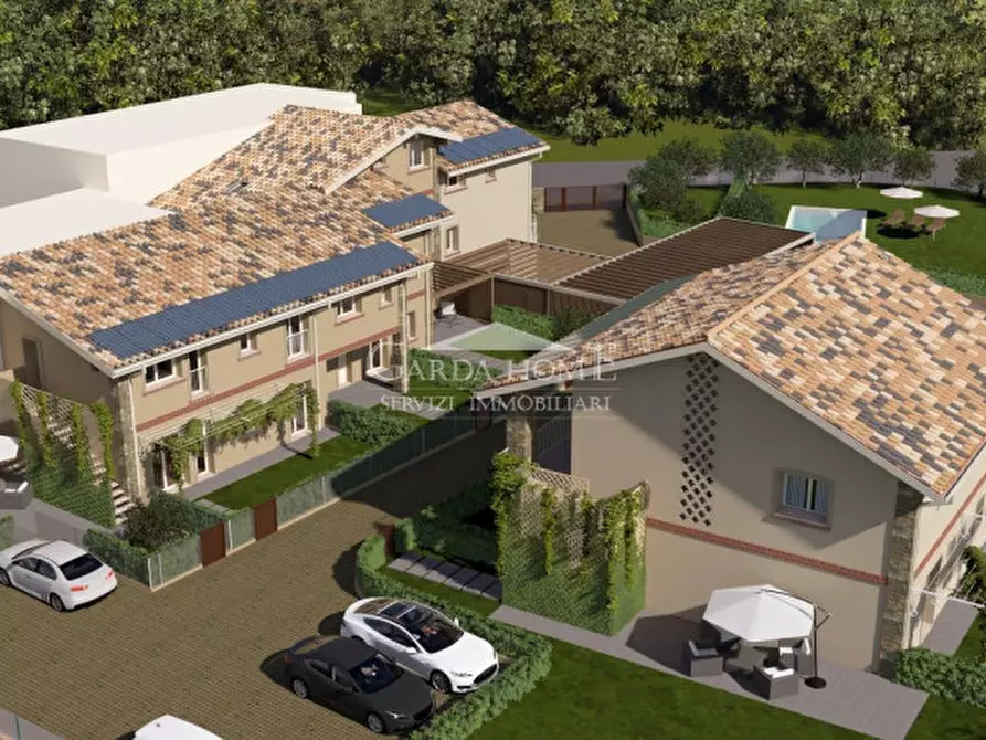 Immagine 3 di Appartamento in vendita  in Via Ettore Andreis a Desenzano Del Garda