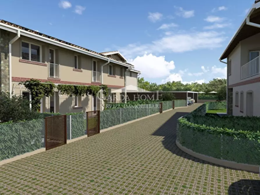 Immagine 4 di Appartamento in vendita  in Via Ettore Andreis a Desenzano Del Garda