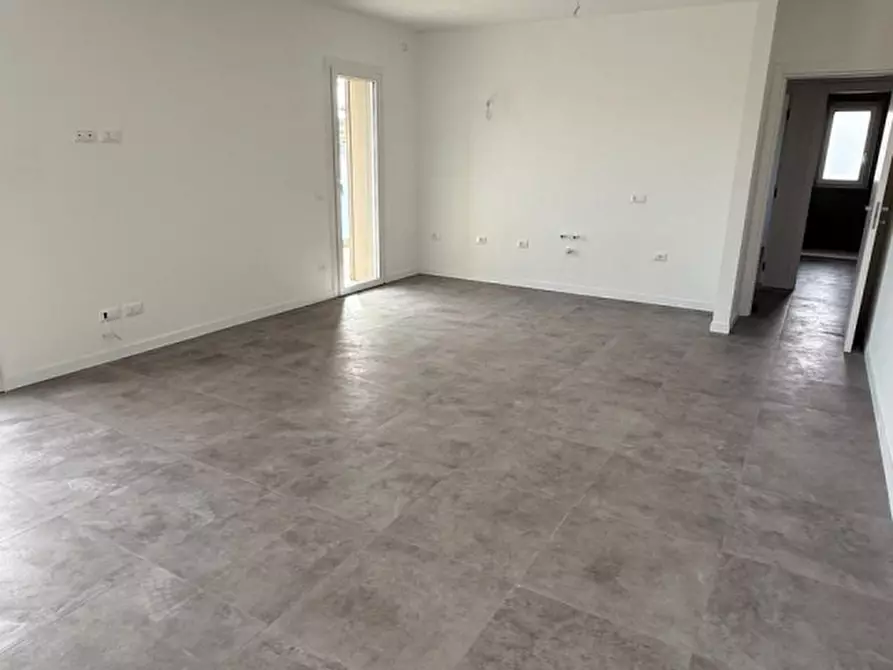 Immagine 2 di Appartamento in vendita  in Via Raffaello Sanzio a Senigallia