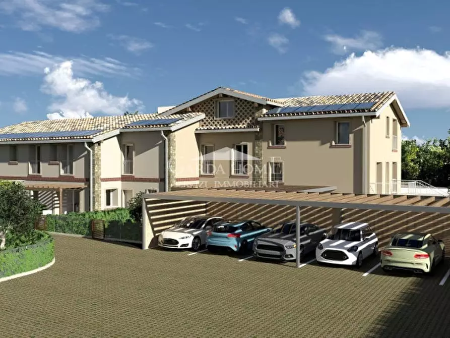 Immagine 10 di Appartamento in vendita  in Via Ettore Andreis a Desenzano Del Garda