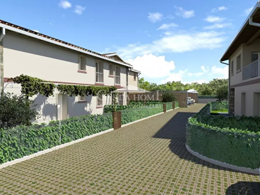 Immagine 11 di Appartamento in vendita  in Via Ettore Andreis a Desenzano Del Garda