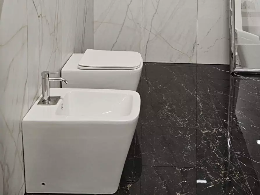 Immagine 26 di Appartamento in vendita  in Via Ettore Andreis a Desenzano Del Garda
