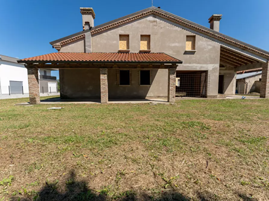 Immagine 4 di Villa in vendita  in Via 8 Marzo, snc a Campolongo Maggiore