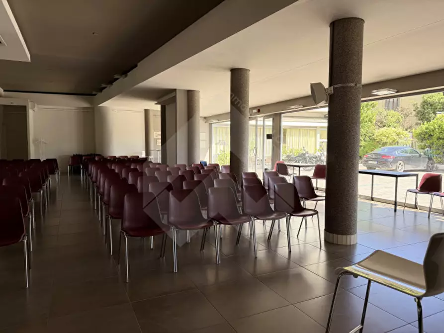 Immagine 7 di Negozio in vendita  in Corso Cavour a Andria