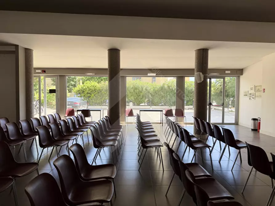 Immagine 10 di Negozio in vendita  in Corso Cavour a Andria
